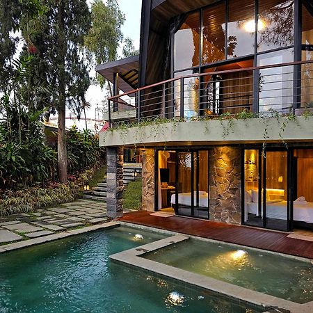 Villa 4-Br Klub Bunga No 4 Batu Malang ภายนอก รูปภาพ