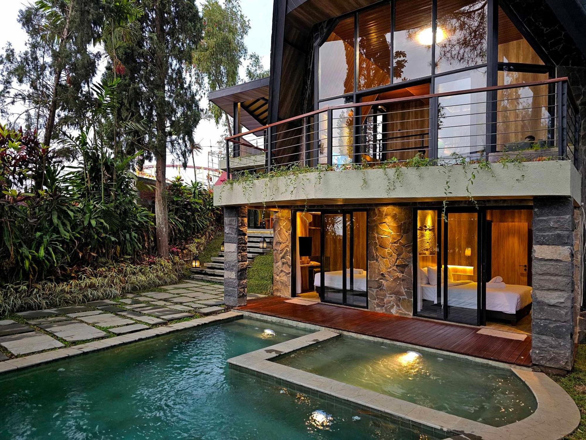 Villa 4-Br Klub Bunga No 4 Batu Malang ภายนอก รูปภาพ