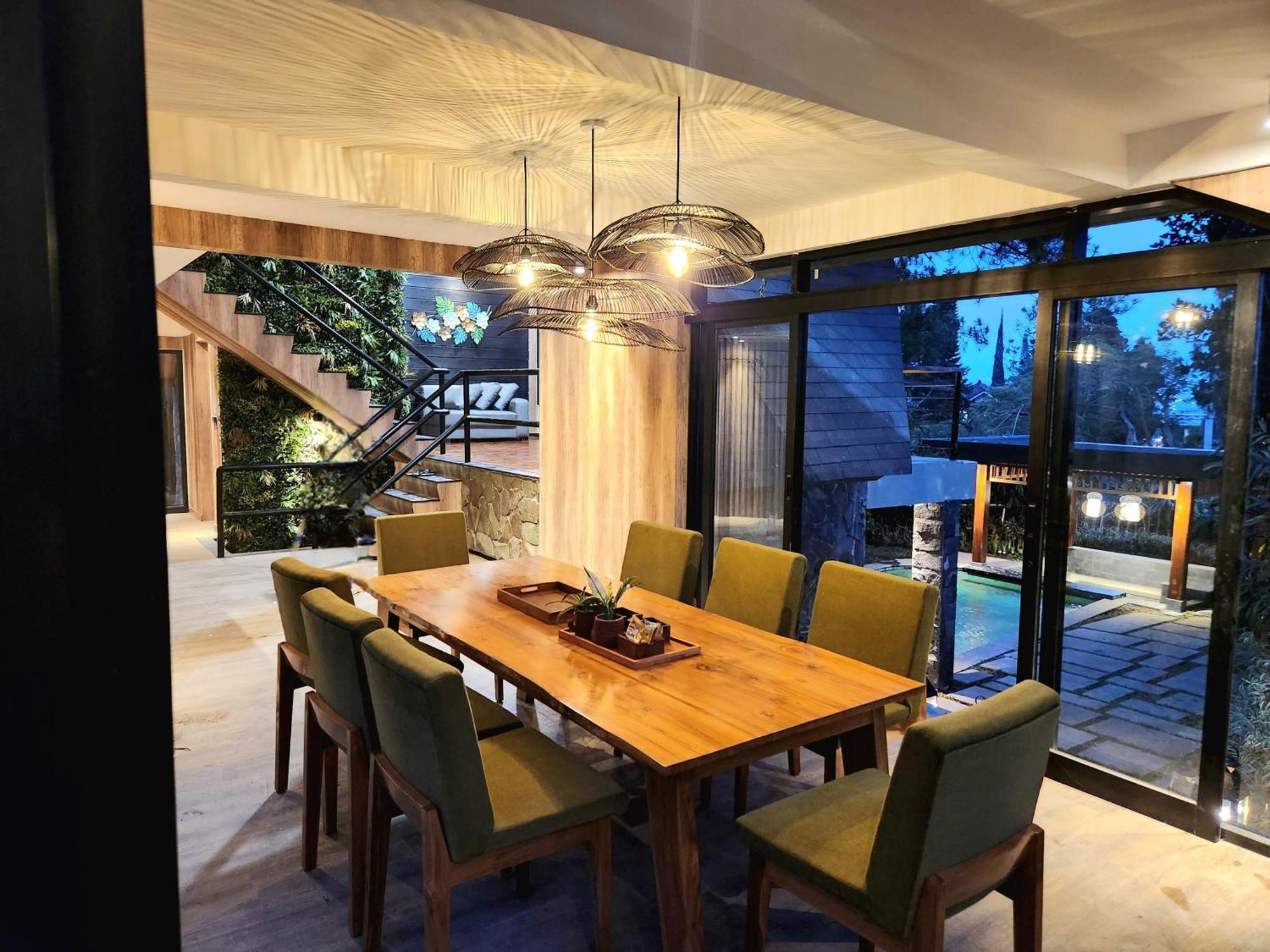 Villa 4-Br Klub Bunga No 4 Batu Malang ภายนอก รูปภาพ